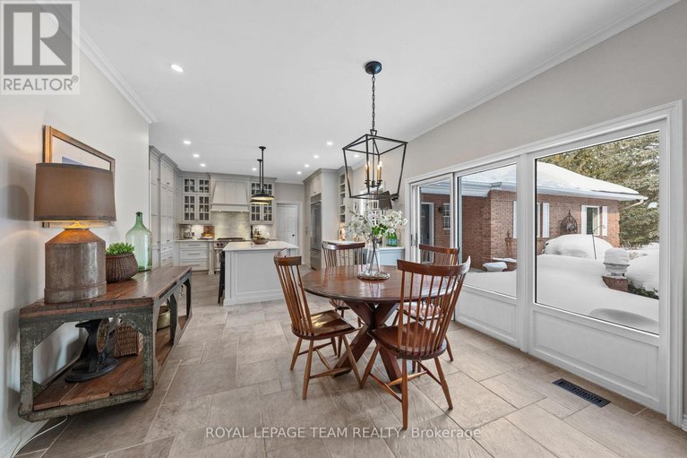 29403241/5557-pettapiece-crescent/manotick-village-manotick-estates/ottawa/ontario/K4M1C5_13