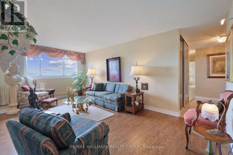 28532567/1605-3360-southgate-road/south-keys/ottawa/ontario/K1V9A6_8