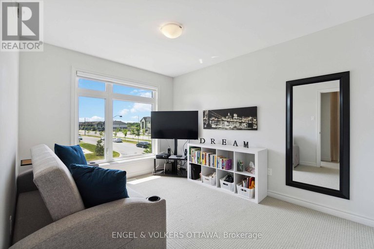 28568495/640-cordelette-circle/mer-bleuebradley-estatesanderson-park/ottawa/ontario/K1W0P2_28