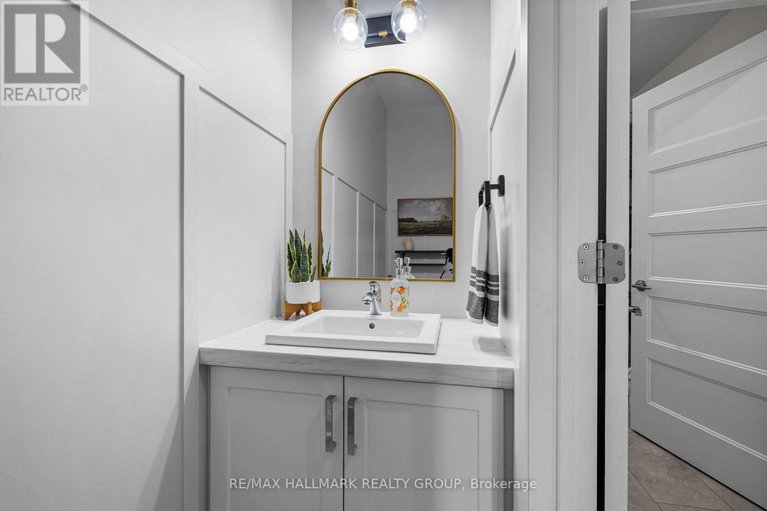 29568422/104-duncanville-street/village-of-russell/russell/ontario/K4R0G3_20