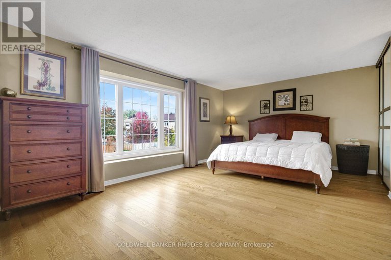 29023434/12-bramblegrove-crescent/hunt-club-parkgreenboro/ottawa/ontario/K1T3G3_23