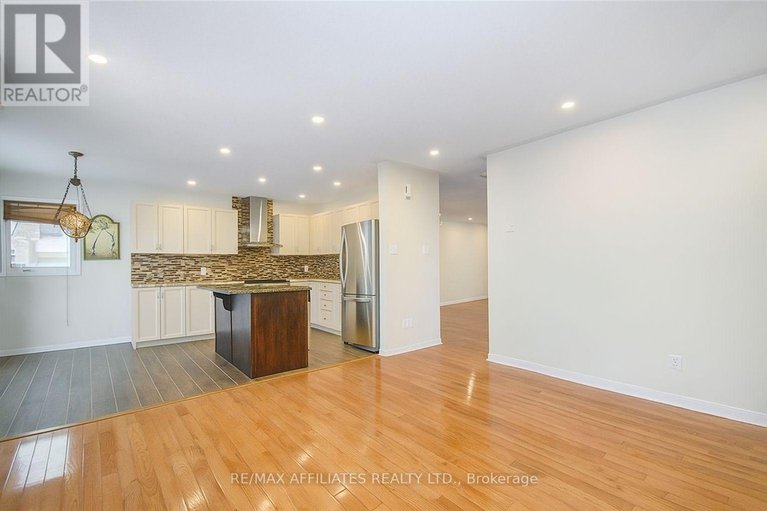 28843087/1040-capreol-street/avalon-east/ottawa/ontario/K4A4Z9_7