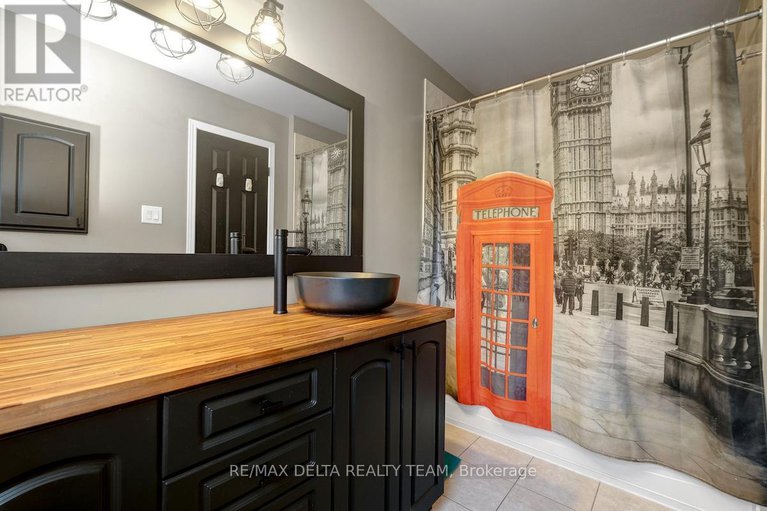 28887238/244-parkrose-private/chatelaine-village/ottawa/ontario/K4A0N8_24