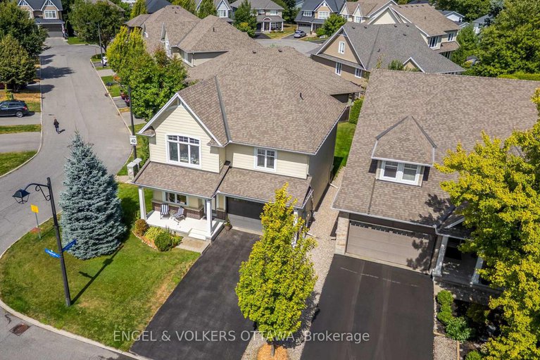 28806486/27-esquimault-avenue/bruce-farmgraham-parkqualicumbellands/ottawa/ontario/K2H6Z4_45
