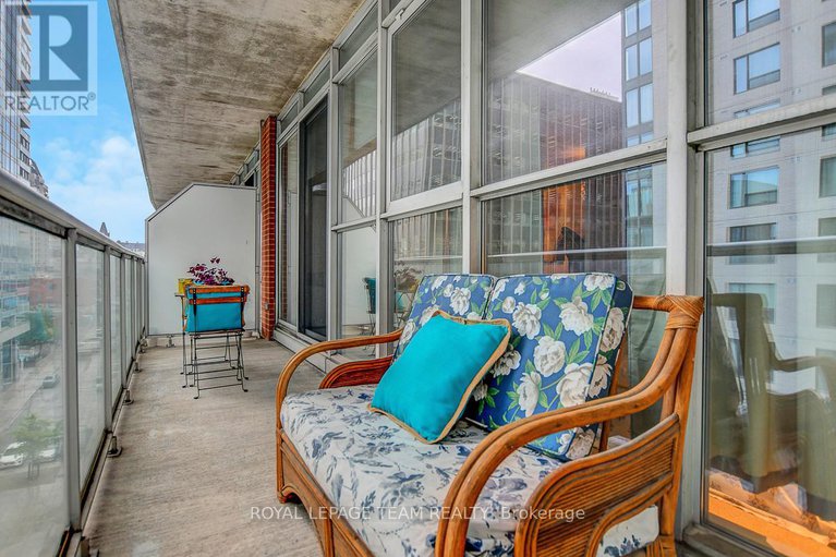 28458192/705-179-george-street/lower-townbyward-market/ottawa/ontario/K1N1J8_22