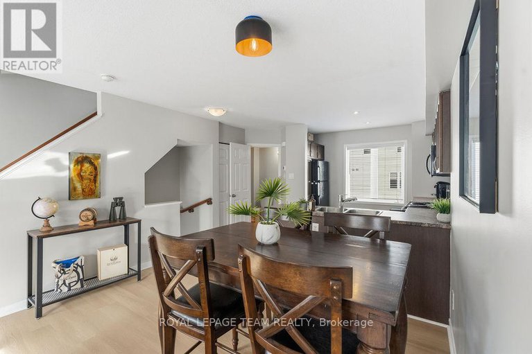 29379496/402-sadar-private/cedargrovefraserdale/ottawa/ontario/K2J3T3_20