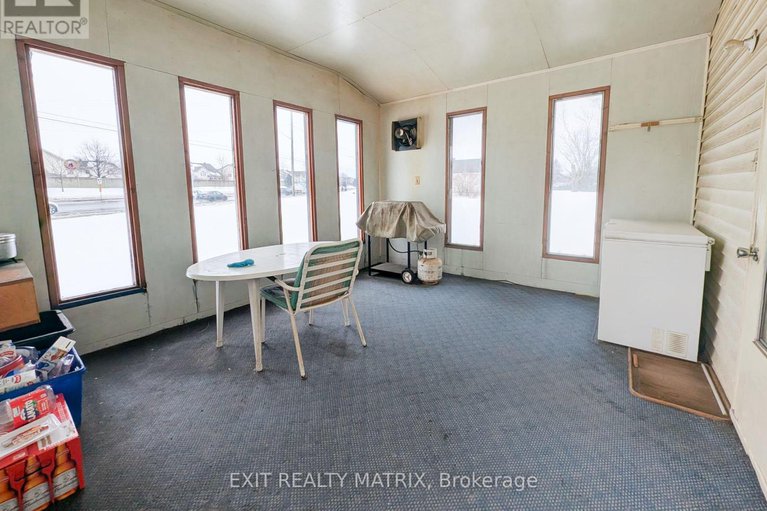 27992134/1632-trim-road/fallingbrookpineridge/ottawa/ontario/K4A3P8_12