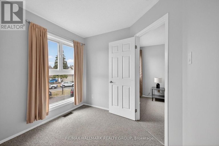 29595408/80-pickwick-drive/cedargrovefraserdale/ottawa/ontario/K2J3E2_25