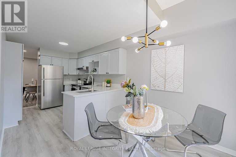 28621656/165-kinross-private/morgans-grantsouth-march/ottawa/ontario/K2K3P8_13