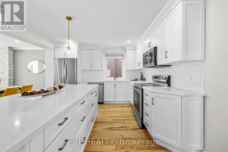 29427450/1377-mcmahon-avenue/emerald-woodssawmill-creek/ottawa/ontario/K1T1C2_11