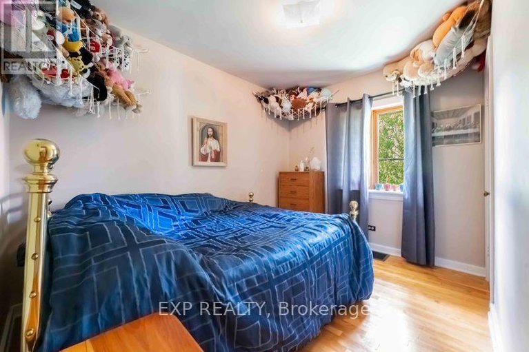 28788281/878-ivanhoe-avenue/queensway-terrace-north/ottawa/ontario/K2B5S5_11