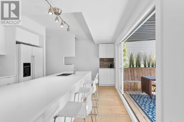 29642519/330-winona-avenue/westboro-south/ottawa/ontario/K1Z5H4_11