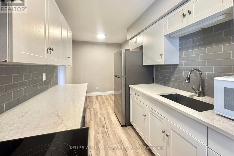 28154215/22-1584-hoskins-crescent/fallingbrookpineridge/ottawa/ontario/K4A2J1_5