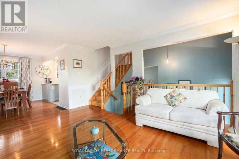 28777334/4362-whittaker-crescent/pineview/ottawa/ontario/K1B4P2_9