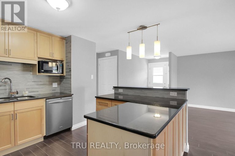 29148422/132-rothesay-drive/glencairnhazeldean/ottawa/ontario/K2L1P1_14