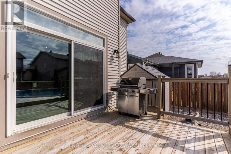 29651114/56-settlement-lane/village-of-russell/russell/ontario/K4R0A4_43