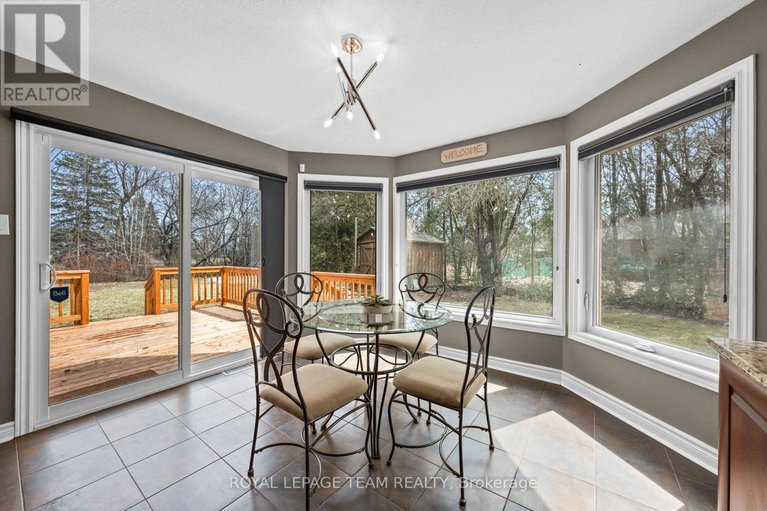 29629893/6584-harvest-grove-drive/greely/ottawa/ontario/K4P1E9_13