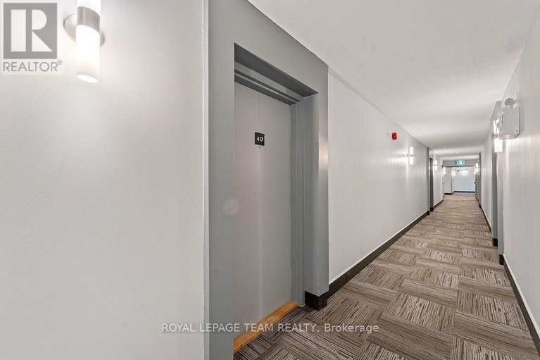 29006279/417-214-viewmount-drive/borden-farmstewart-farmcarleton-heightsparkwood-hills/ottawa/ontario/K2E7X3_5