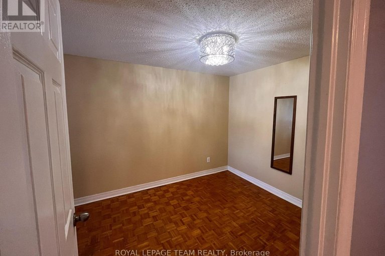 29658665/87-grady-crescent/sheahan-estatestrend-village/ottawa/ontario/K2H5S2_17