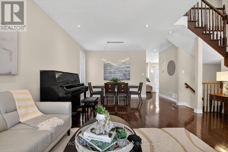 29411434/379-langrell-crescent/strandherd/ottawa/ontario/K2J5R8_7