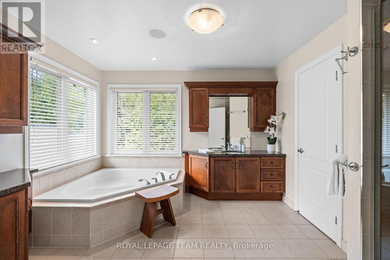 28313084/6005-earlscourt-crescent/manotick-east-to-manotick-station/ottawa/ontario/K4M1K2_19