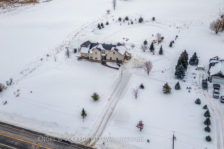 29381440/5165-canon-smith-drive/fitzroy/ottawa/ontario/K0A1X0_44