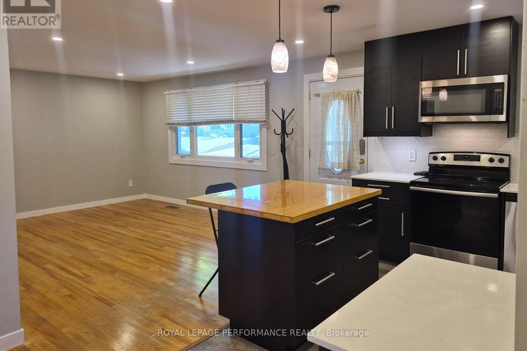 29035892/2529-roman-avenue/queensway-terrace-north/ottawa/ontario/K2B7X8_5