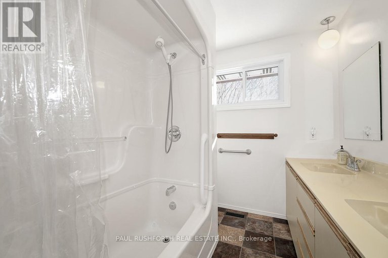 29381934/224-kennedy-lane-w/bilberry-creekqueenswood-heights/ottawa/ontario/K1E1G6_29