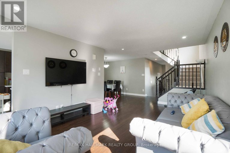 28463809/125-mancini-way/strandherd/ottawa/ontario/K2J5X3_5