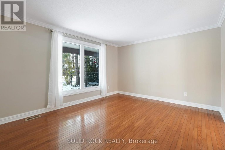 29105318/386-vince-drive/bilberry-creekqueenswood-heights/ottawa/ontario/K1E2E3_11