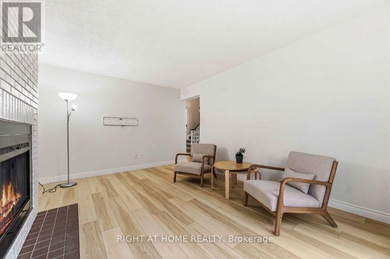 29601231/27-mcclure-crescent/katimavik/ottawa/ontario/K2L2H1_12