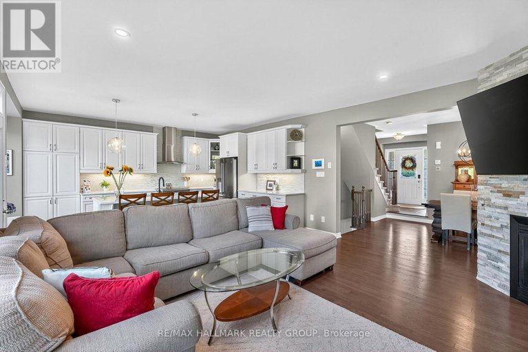 28861580/124-lily-pond-street/emerald-meadowstrailwest/ottawa/ontario/K2M0J3_13