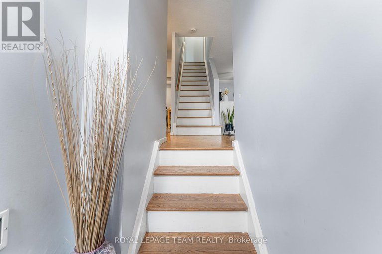 28925102/52-96-beachview-private/mooneys-bayriverside-park/ottawa/ontario/K1V1M7_5