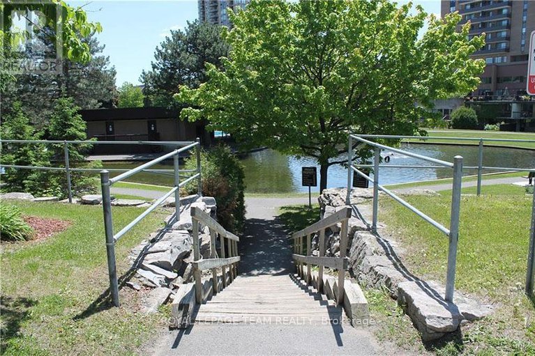 28979839/118-260-brittany-drive/viscount-alexander-park/ottawa/ontario/K1K4M2_17