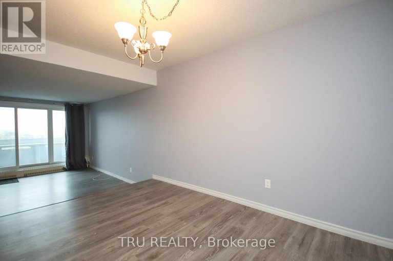 28397093/1604-1081-ambleside-drive/woodroffe/ottawa/ontario/K2B8C8_15
