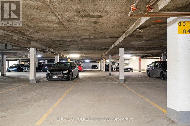 28428926/817-20-chesterton-drive/borden-farmstewart-farmcarleton-heightsparkwood-hills/ottawa/ontario/K2E6Z7_37