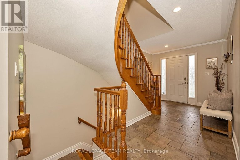 29675981/7067-donwel-drive/greely/ottawa/ontario/K4P1M7_31