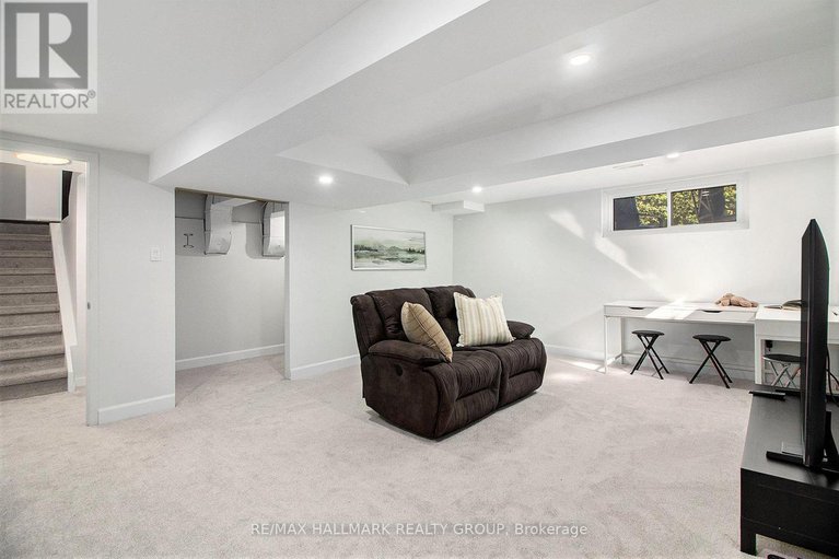 28994507/1118-chateau-crescent/orleans-wood/ottawa/ontario/K1C2E1_29