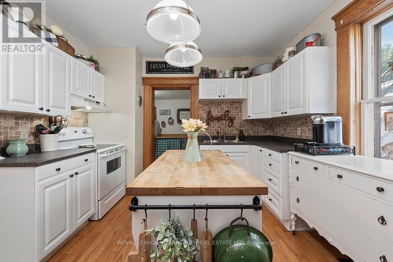 28631022/6-foster-avenue/smiths-falls/smiths-falls/ontario/K7A1K1_22
