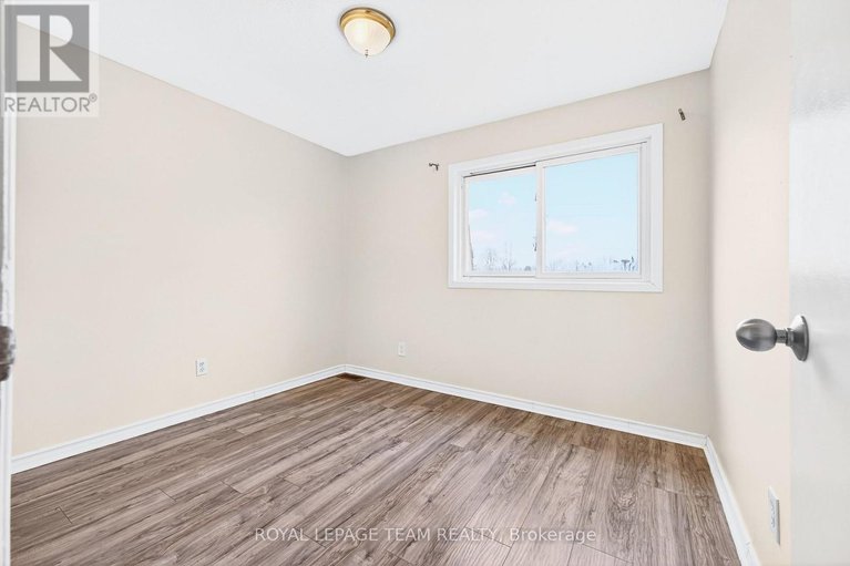 29127398/2-13-bertona-street/manordale/ottawa/ontario/K2G0W2_24