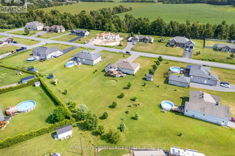 28552099/251-des-violettes-street/clarencerockland-twp/clarence-rockland/ontario/K0A2A0_36