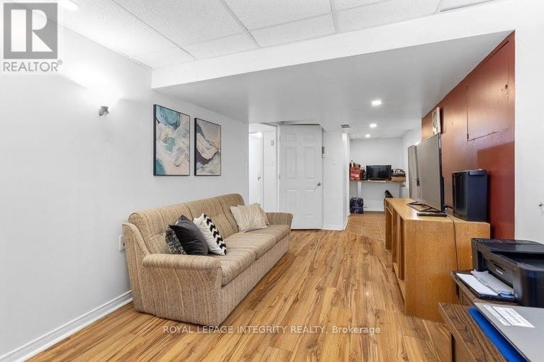 29093564/498-sandhamn-private/hunt-club-parkgreenboro/ottawa/ontario/K1T2Z6_37