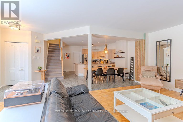 29418549/1075-north-river-road/overbrook/ottawa/ontario/K1K3V9_9