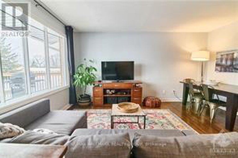 29328139/841-balsam-drive/chatelaine-village/ottawa/ontario/K1E1B8_4