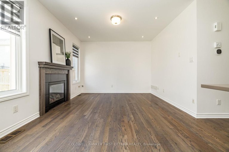 28428196/170-flowing-creek-circle/emerald-meadowstrailwest/ottawa/ontario/K2M0K2_5