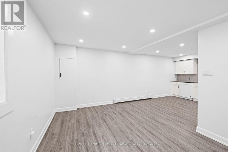 29689692/351-amiens-street/bilberry-creekqueenswood-heights/ottawa/ontario/K1E1P1_30