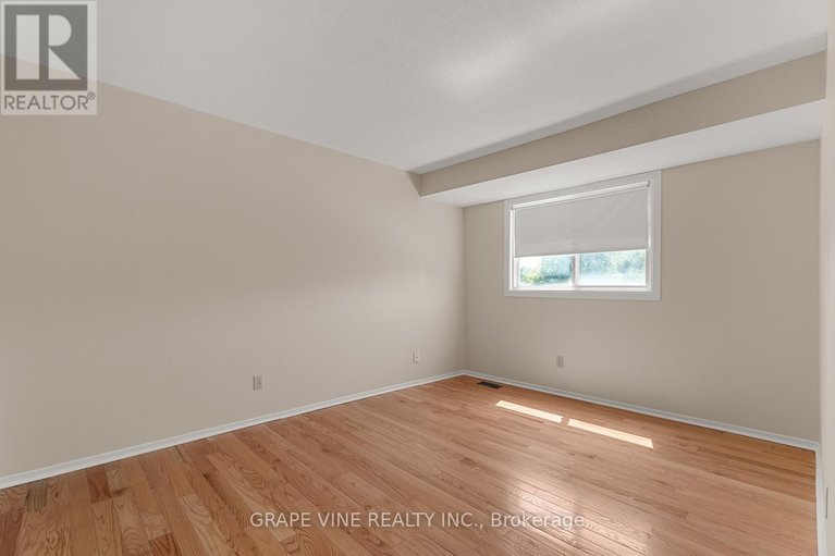 28628810/31-2671-pimlico-crescent/emerald-woodssawmill-creek/ottawa/ontario/K1T2A6_23