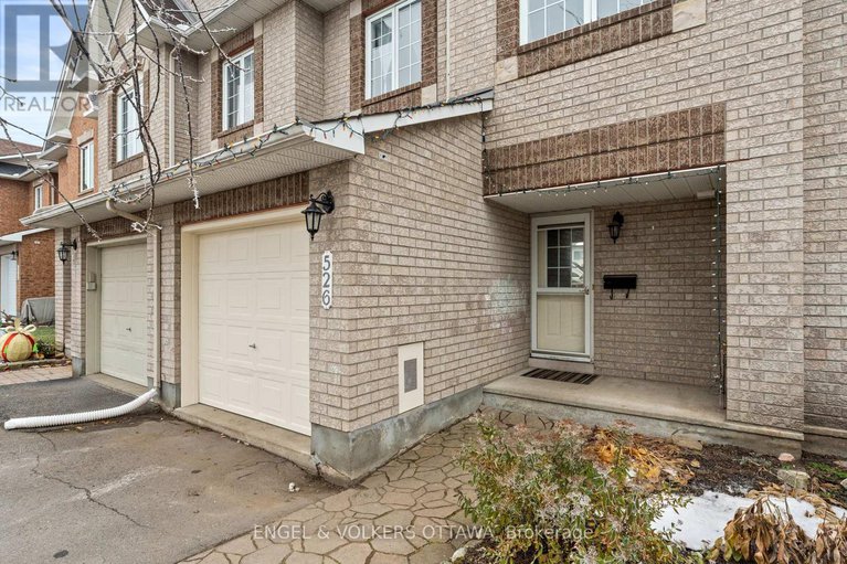 29142168/526-meadowbreeze-drive/emerald-meadowstrailwest/ottawa/ontario/K2M2T4_4