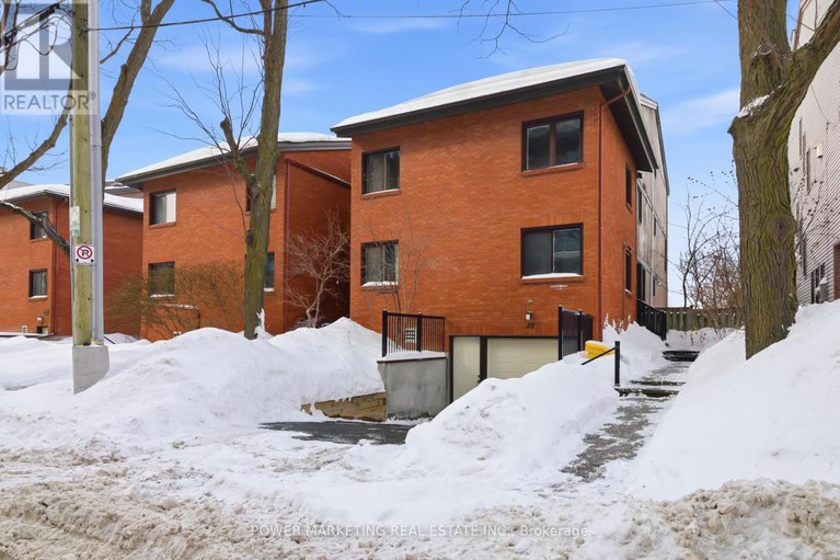 29358160/37g-robinson-avenue/sandy-hill/ottawa/ontario/K1N8N8_1