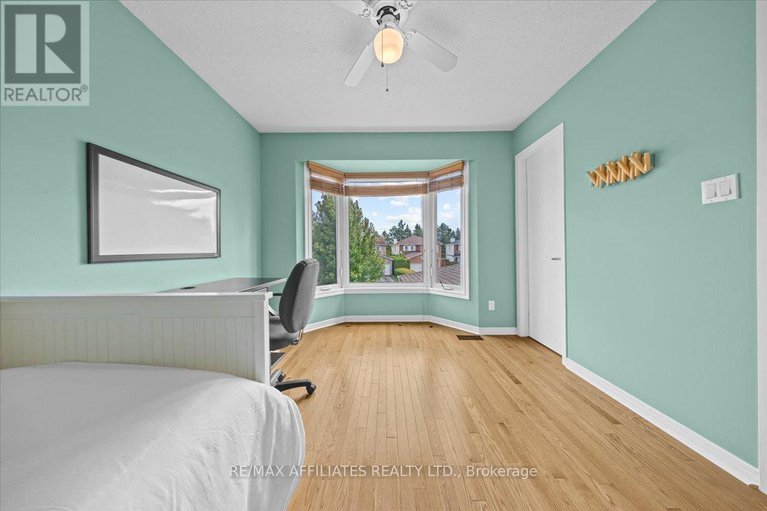28820212/605-falwyn-crescent/fallingbrookridgemount/ottawa/ontario/K4A2B4_38